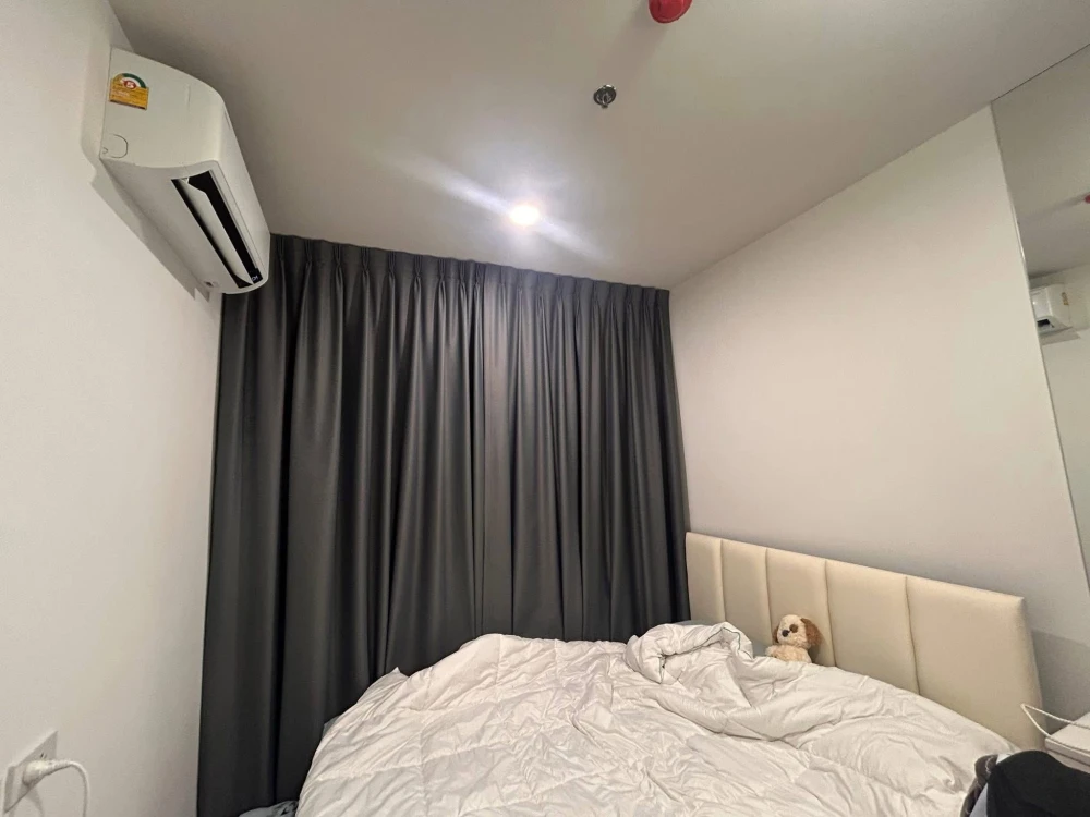 For rent: The Livin Phetkasem 37, room ready to move in, fully furnished, electrical appliances ready, hurry and reserve now.