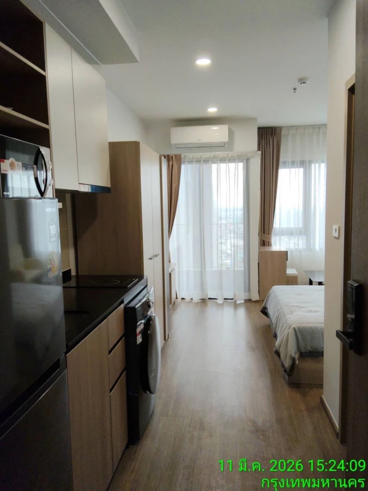 For rent: The Livin Phetkasem 37, very high floor unit. Fully furnished with appliances; just bring your suitcase and move in!