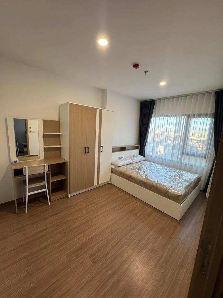 For rent: The Livin Phetkasem. Ready to move in, fully furnished + complete appliances. Book now!