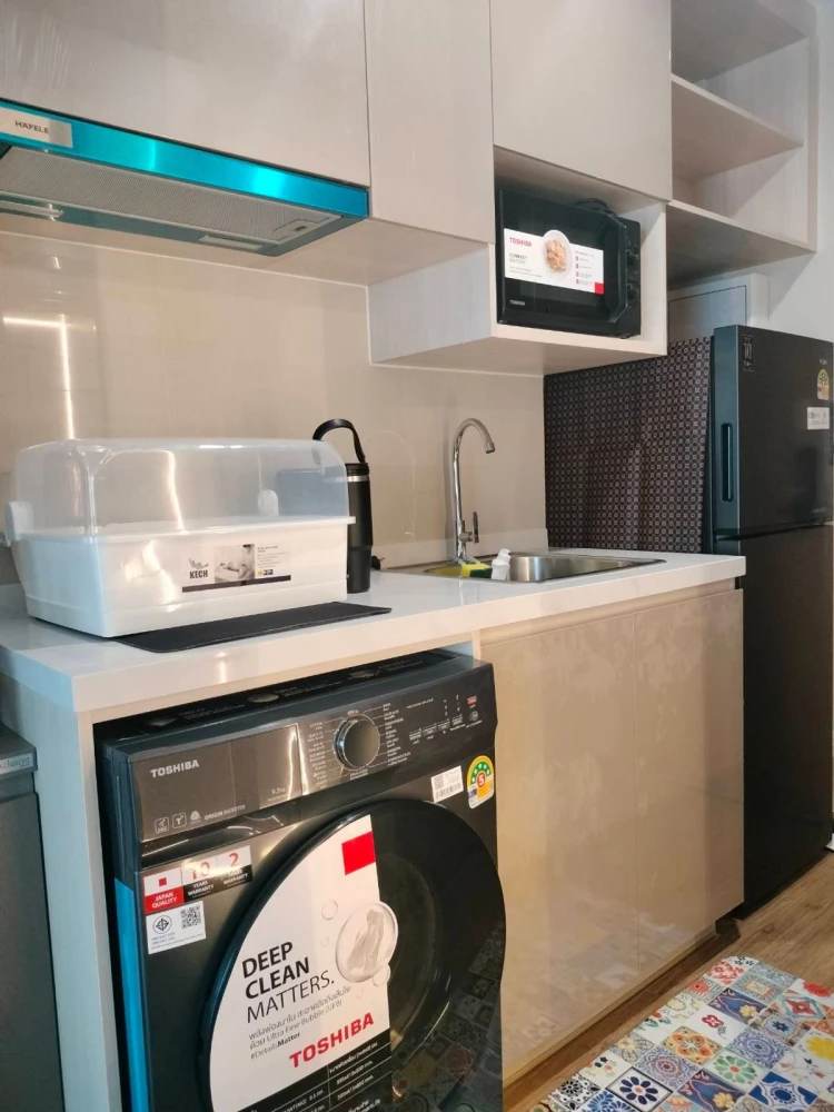 For rent: The Livin Ramkhamhaeng, 10th floor, pool view, fully furnished, nice to live in, reserve now!