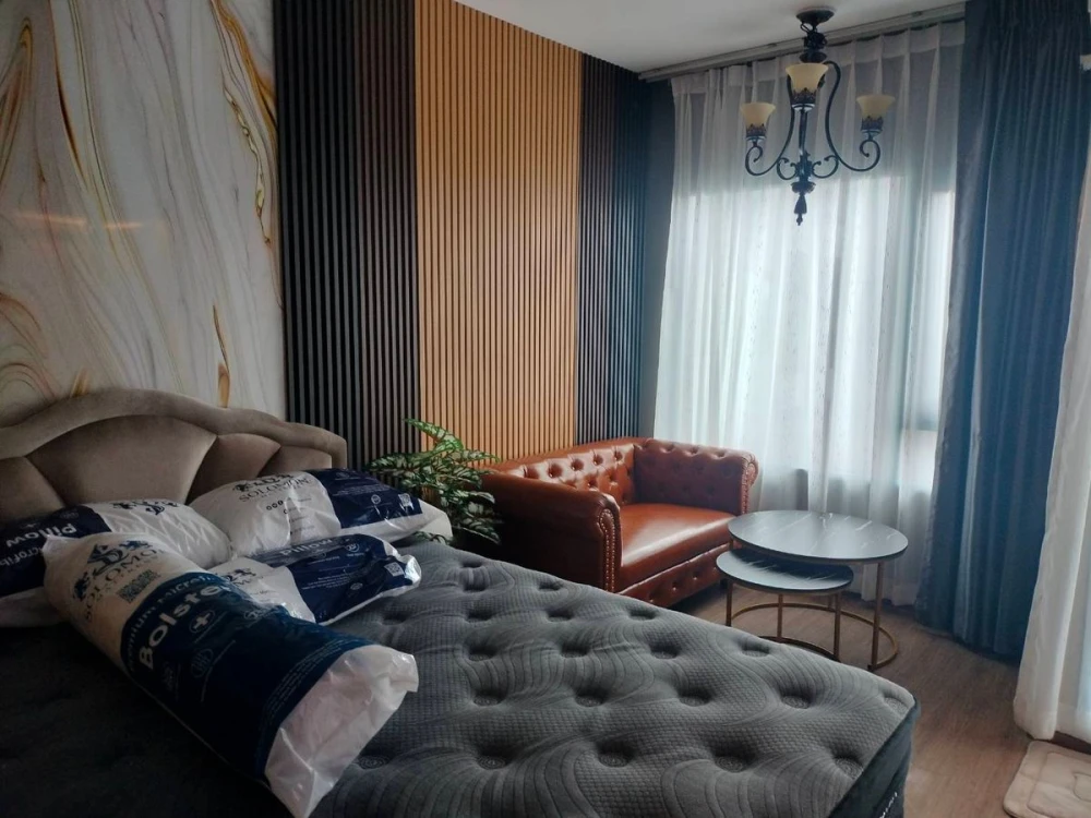 For rent: The Livin Ramkhamhaeng, 10th floor, pool view, fully furnished, nice to live in, reserve now!