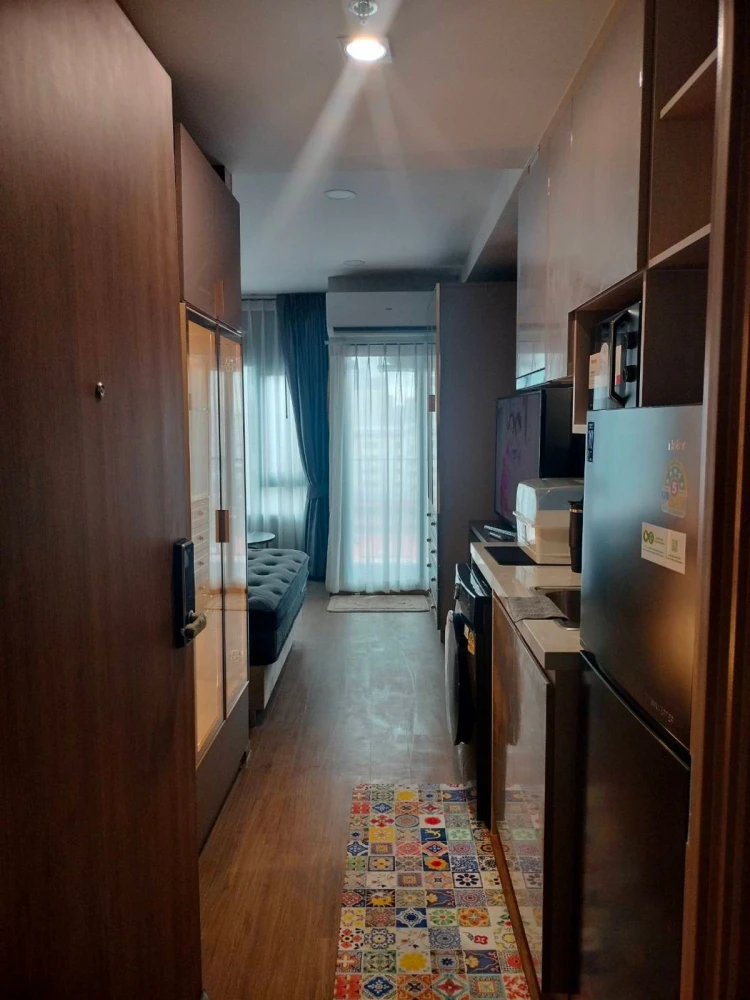 For rent: The Livin Ramkhamhaeng, 10th floor, pool view, fully furnished, nice to live in, reserve now!