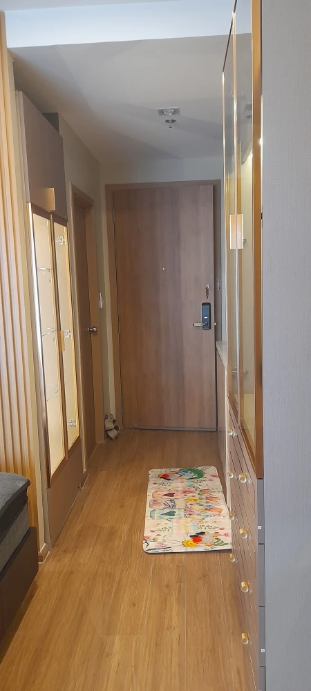 For rent: The Livin Ramkhamhaeng, 11th floor, swimming pool view, fully furnished, nice to live in, reserve now, hurry!