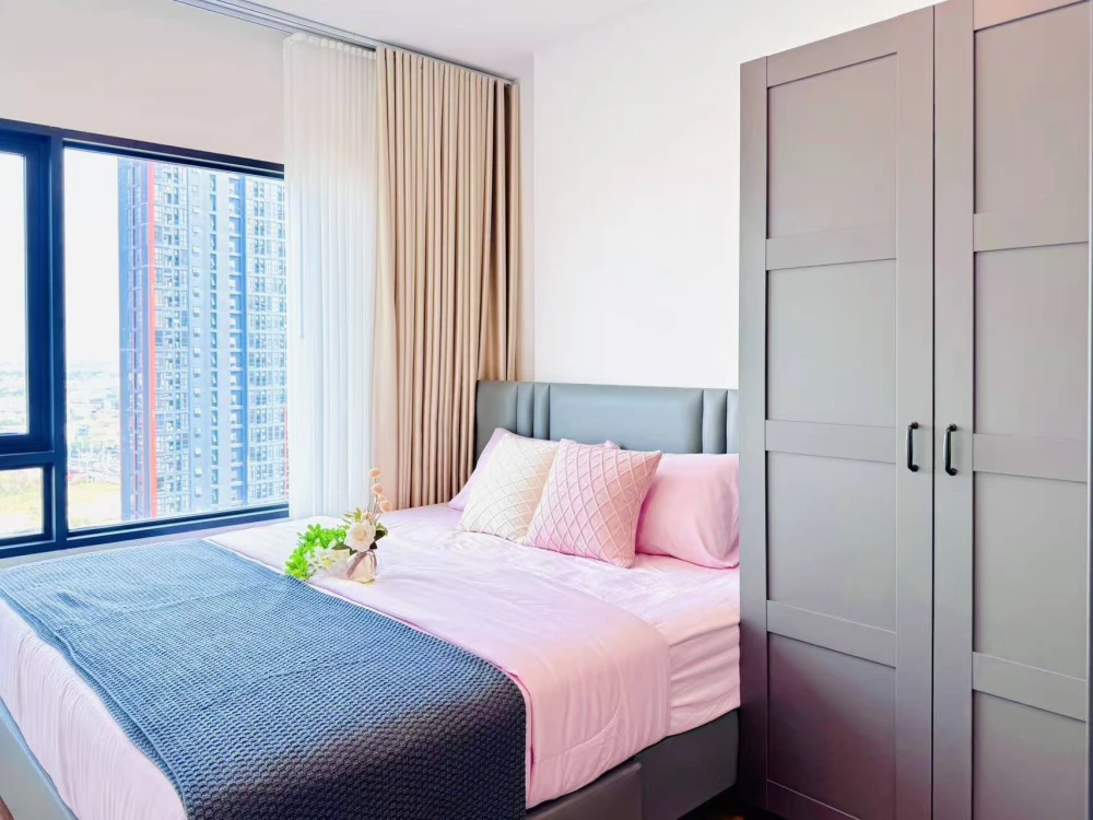 ให้เช่า The Livin Ramkhamhaeng ห้องกว้างขวาง น่าอยู่ ชั้นสูง เฟอร์พร้อม มาแต่ตัวเข้าอยู่ได้เลย!!!