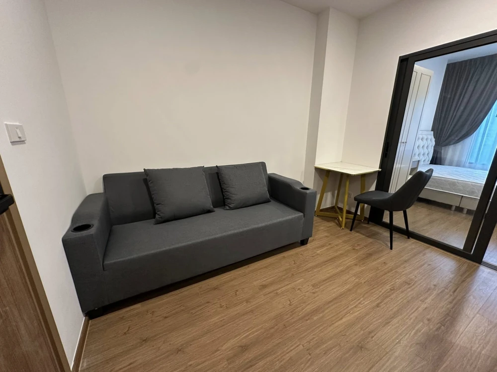 For rent: The Livin Ramkhamhaeng, a nice room, good location, comes with complete facilities. Hurry and book now!