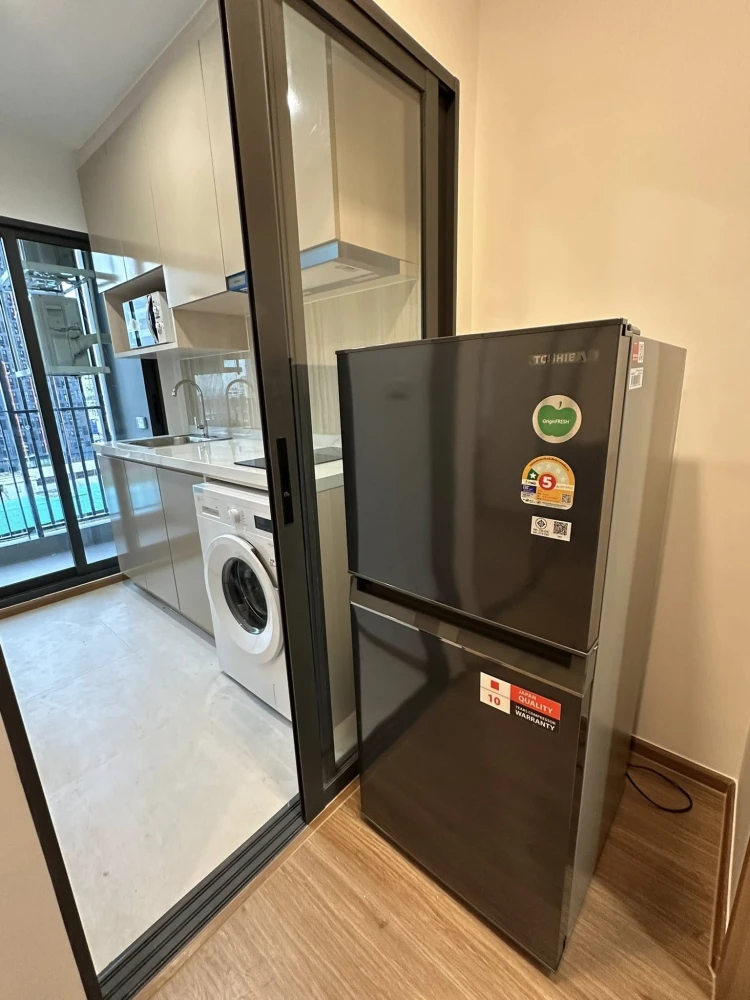 For rent: The Livin Ramkhamhaeng, a nice room, good location, comes with complete facilities. Hurry and book now!