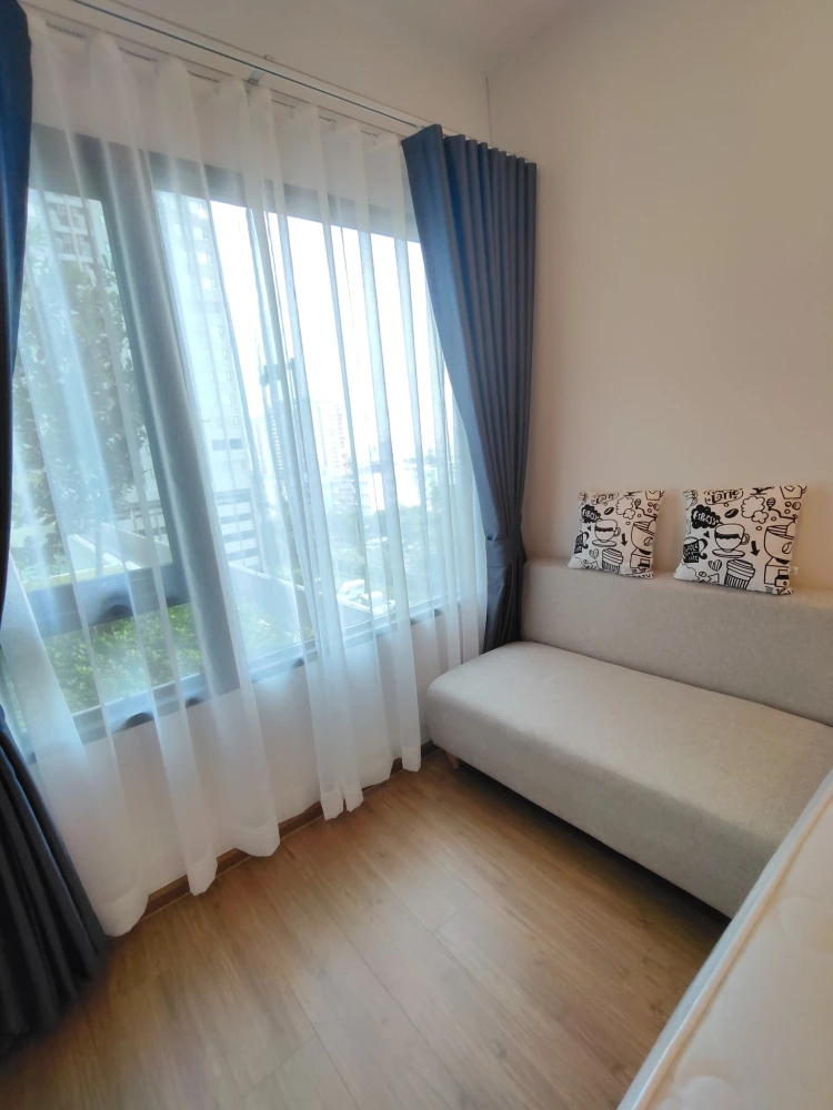 For rent: The Livin Ramkhamhaeng, a lovely room, fully furnished with appliances. Just bring your bags and move in.