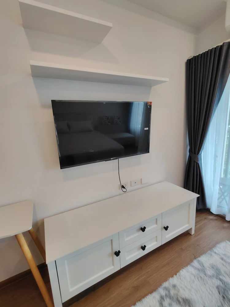 For rent: The Livin Ramkhamhaeng, a lovely room, fully furnished with appliances. Just bring your bags and move in.