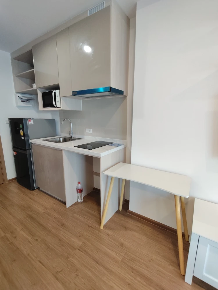 For rent: The Livin Ramkhamhaeng, a lovely room, fully furnished with appliances. Just bring your bags and move in.