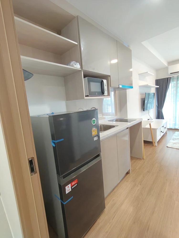 For rent: The Livin Ramkhamhaeng, a lovely room, fully furnished with appliances. Just bring your bags and move in.