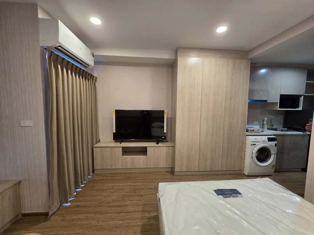 For rent: The Livin Ramkhamhaeng Studio room, fully furnished with appliances. Just bring your bags and move in.