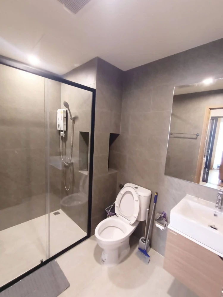 For rent: The LIVIN Ramkhamhaeng, 1 Bedroom Plus unit, 34th floor. Great view, good ventilation, quiet and comfortable atmosphere. Beautifully decorat