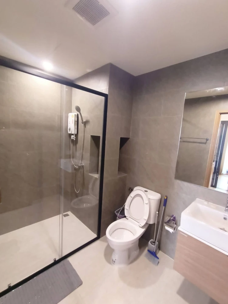 For rent: The LIVIN Ramkhamhaeng, 1 Bedroom Plus unit, 34th floor. Great view, good ventilation, quiet and comfortable atmosphere. Beautifully decorat