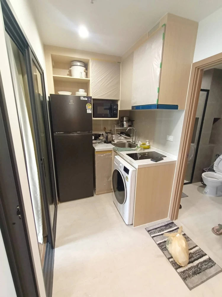 For rent: The LIVIN Ramkhamhaeng, 1 Bedroom Plus unit, 34th floor. Great view, good ventilation, quiet and comfortable atmosphere. Beautifully decorat