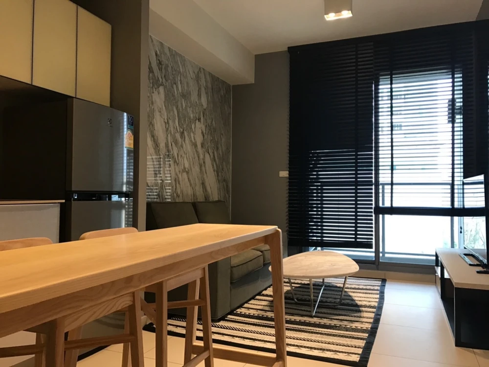 For rent: The Loft Ekkamai, 9th floor. A lovely, fully furnished unit—book now before it’s gone!