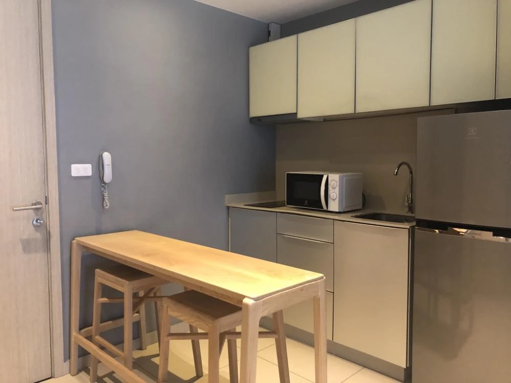 For rent: The Loft Ekkamai, 9th floor. A lovely, fully furnished unit—book now before it’s gone!