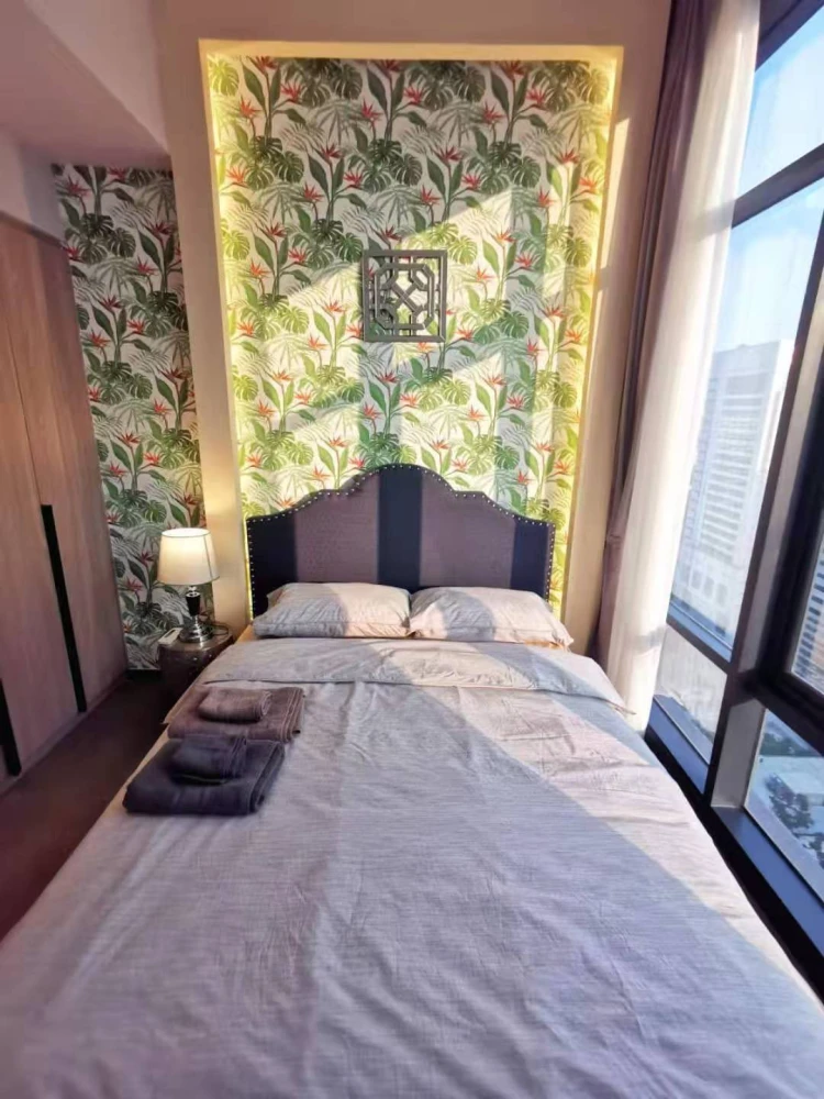 ให้เช่า The Lofts Asoke 1 ห้องนอน ติดวอลเปเปอร์อย่างดี ตกแต่งครบครัน ดีแบบนี้จะรออะไร