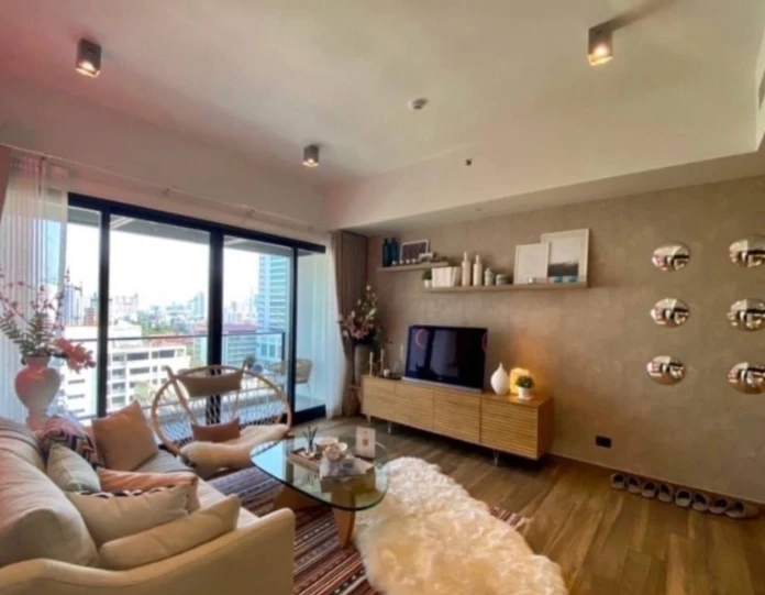 2-bedroom unit for rent at The Lofts Asoke, fully furnished. Book now!
