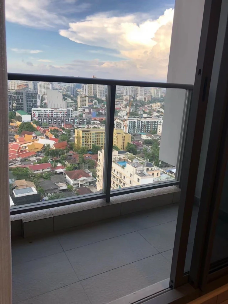 For rent: The lofts Ekkimai, spacious and comfortable room, fully furnished, just bring your luggage. Hurry before the room is gone!