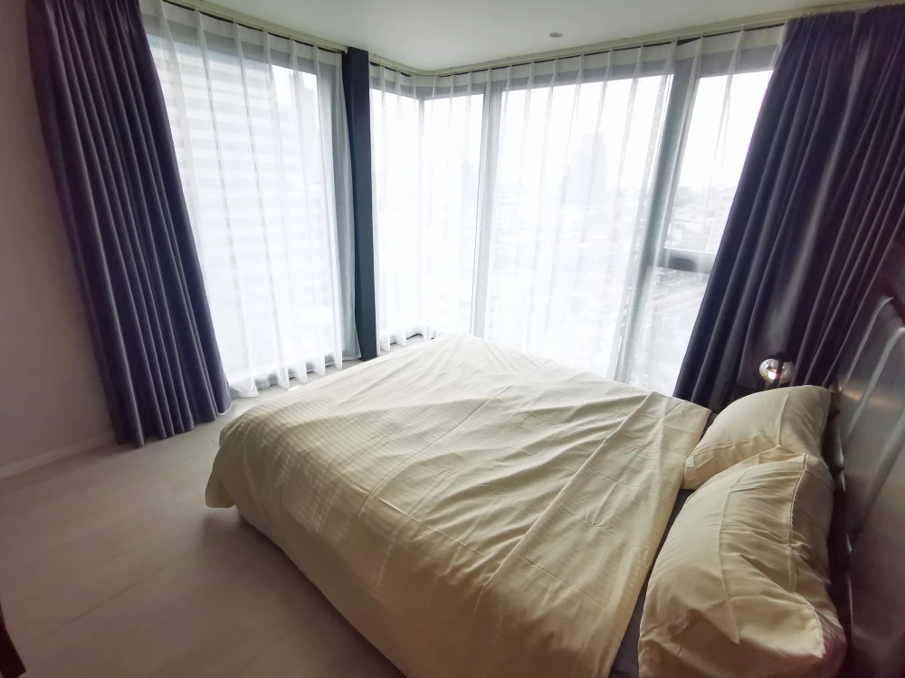 For rent: The Lofts Silom, high floor, fully furnished, reserve now!