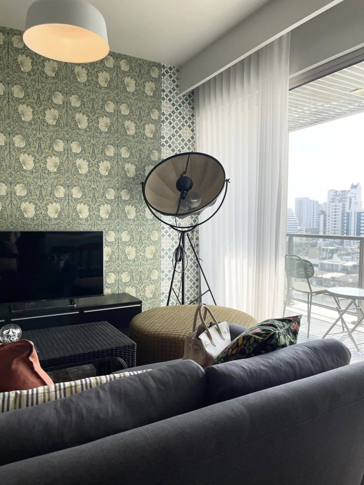 For rent: The Lofts Yennakart, spacious room, comfortable, fully furnished, book now, don't wait.