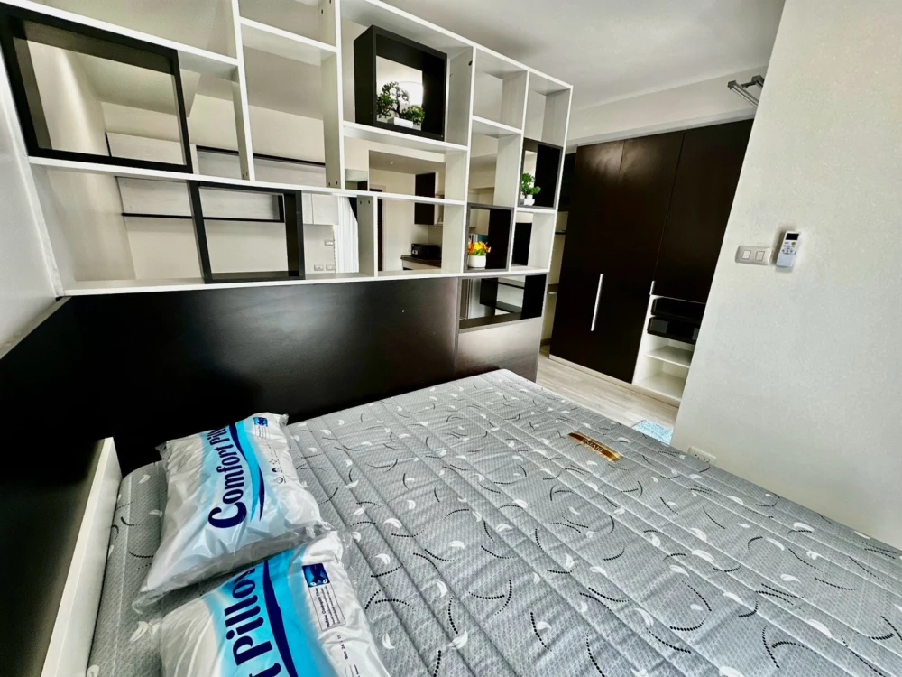 For rent: The Log 3 Sukhumvit 101/1, 8th floor, fully furnished, very livable. Book now! (Quickly!)