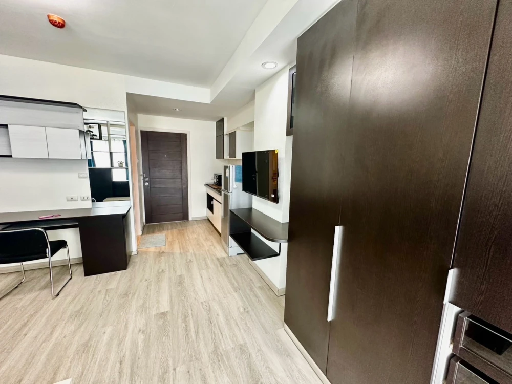 For rent: The Log 3 Sukhumvit 101/1, 8th floor, fully furnished, very livable. Book now! (Quickly!)