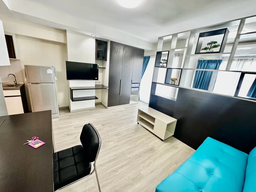 For rent: The Log 3 Sukhumvit 101/1, 8th floor, fully furnished, very livable. Book now! (Quickly!)
