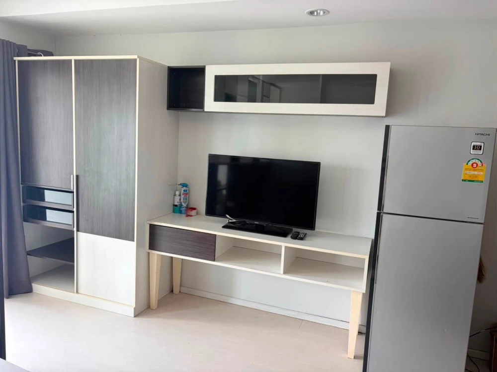 For rent: The Log 3 Sukhumvit 101/1. A lovely unit on the 7th floor, fully furnished with appliances. Such a great deal, you can't miss it!