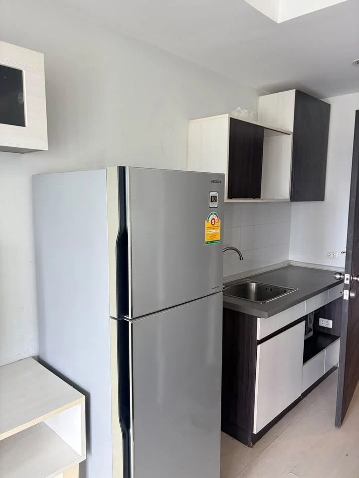 For rent: The Log 3 Sukhumvit 101/1. A lovely unit on the 7th floor, fully furnished with appliances. Such a great deal, you can't miss it!