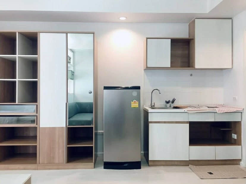 For rent: The Log 3 Sukhumvit 101/1. Fully furnished with appliances. Just bring your personal belongings and move in.