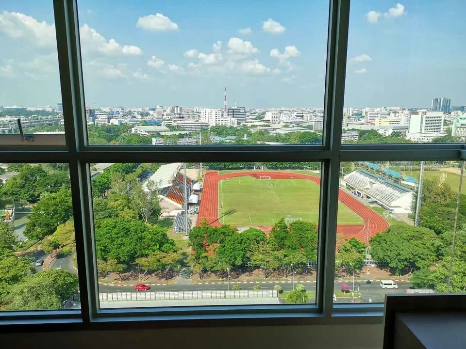 For rent: The LPN Selected Kaset-Ngamwongwan, large corner room, 35 sq m, 19th floor, book now, don't delay.