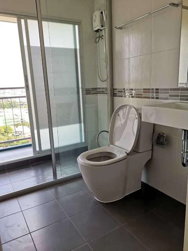 For rent: The LPN Selected Kaset-Ngamwongwan, large corner room, 35 sq m, 19th floor, book now, don't delay.