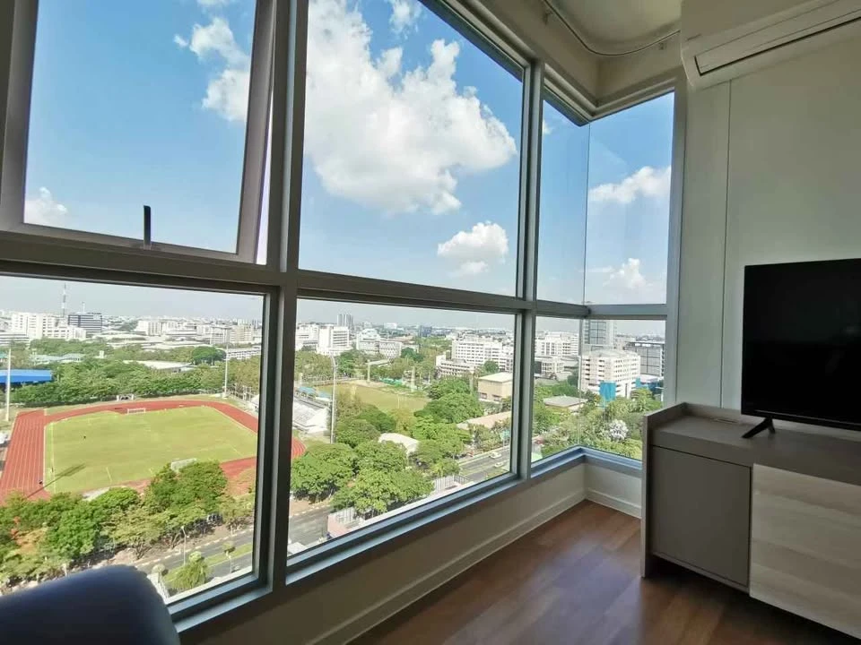 For rent: The LPN Selected Kaset-Ngamwongwan, large corner room, 35 sq m, 19th floor, book now, don't delay.