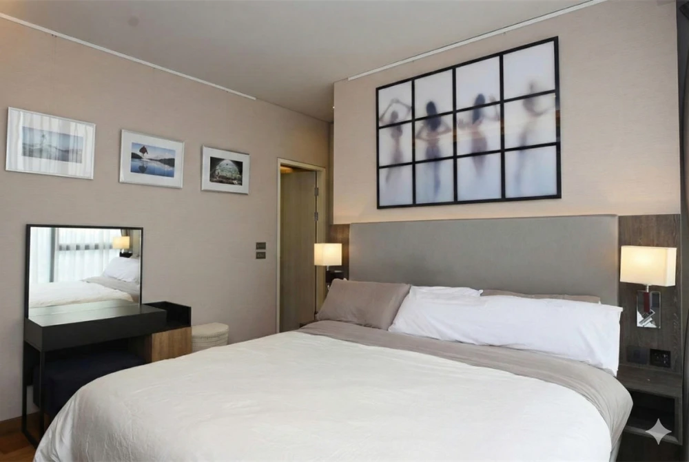 For rent: The Lumpini 24, 39th floor, fully furnished unit, ready to move in. Book now, don't wait!