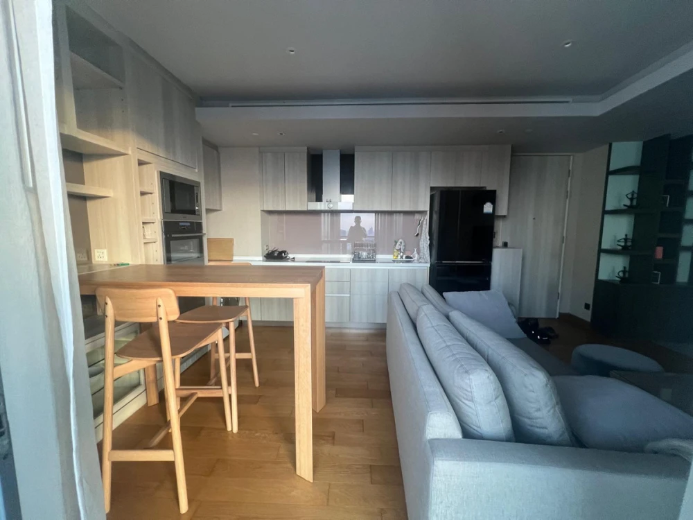 For rent: The Lumpini 24, 39th floor, fully furnished unit, ready to move in. Book now, don't wait!