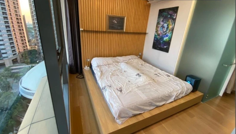 For rent: The Lumpini 24, corner room, great view, fully furnished, nice to live in. If interested, hurry and reserve now, don't delay.
