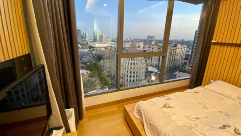 For rent: The Lumpini 24, corner room, great view, fully furnished, nice to live in. If interested, hurry and reserve now, don't delay.