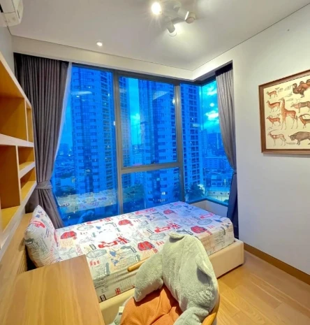 For rent: The Lumpini 24, corner room, great view, fully furnished, nice to live in. If interested, hurry and reserve now, don't delay.