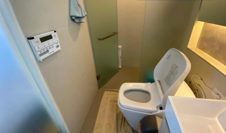For rent: The Lumpini 24, corner room, great view, fully furnished, nice to live in. If interested, hurry and reserve now, don't delay.