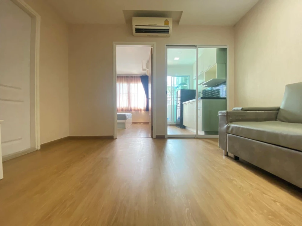 For rent: The Maple Ratchada-Ladprao. Pool view, not hot, quiet and very private corner unit. Book now!