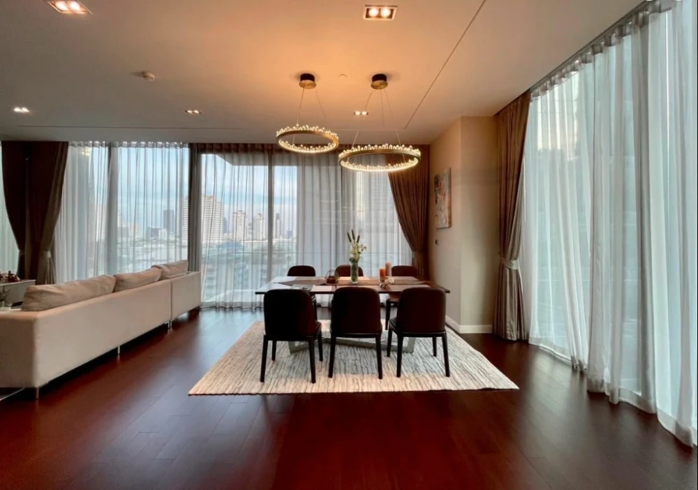For rent: The MARQUE Sukhumvit. Experience luxurious living with fully furnished premium furniture. Book now!