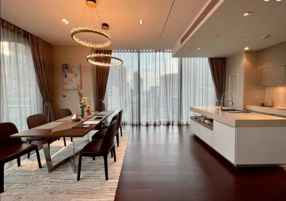 For rent: The MARQUE Sukhumvit. Experience luxurious living with fully furnished premium furniture. Book now!