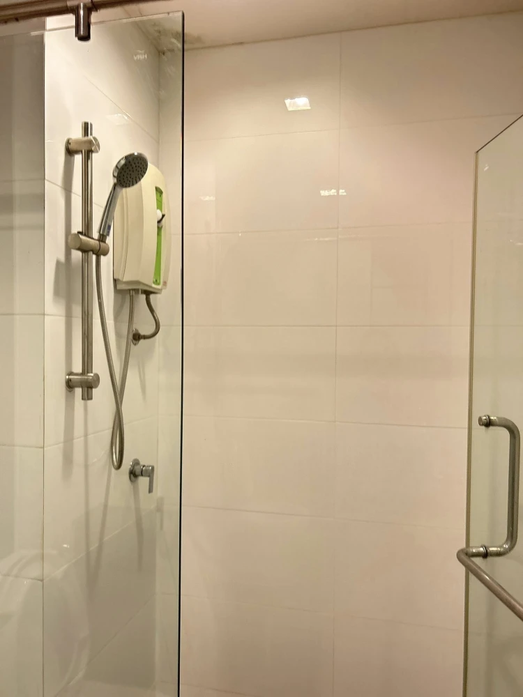 For rent: The Matrix, 4th floor unit, prime location, pool view, fully furnished. Don't miss out!