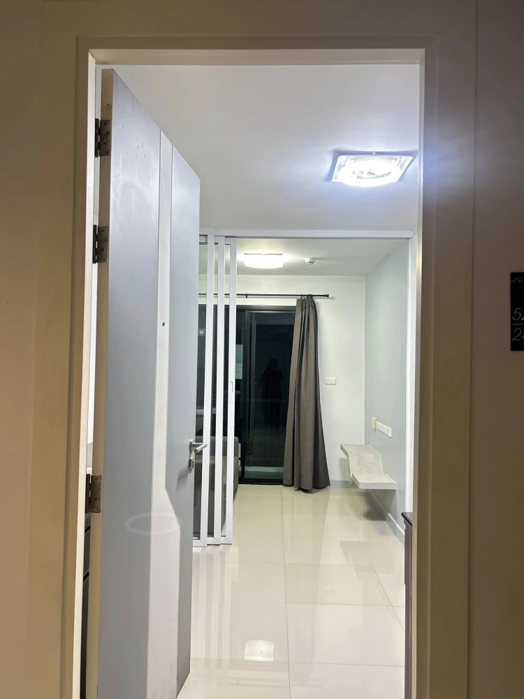 For rent: The Matrix, 4th floor unit, prime location, pool view, fully furnished. Don't miss out!
