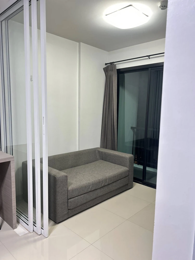 For rent: The Matrix, 4th floor unit, prime location, pool view, fully furnished. Don't miss out!