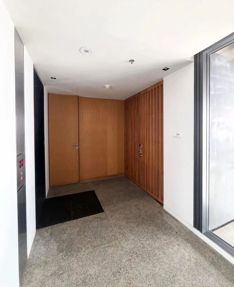 Condo for rent at The Met, 45th floor. Spacious and comfortable. Book now! Don't miss out! Act fast!