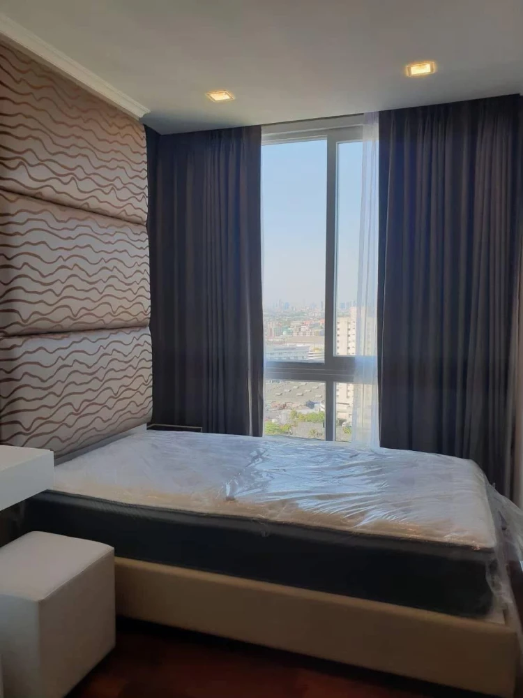 For rent: The Metropolis, 2 bedrooms, 1 bathroom, fully furnished + electrical appliances, high floor, city view, open, move in now