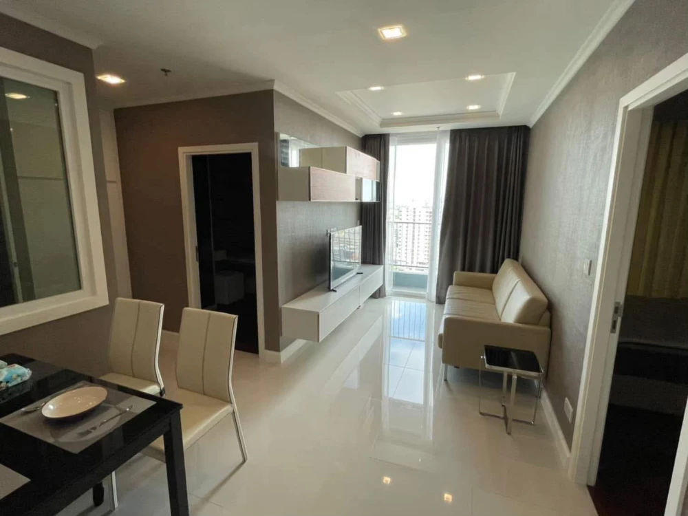 For rent: The Metropolis, 2 bedrooms, 1 bathroom, fully furnished + electrical appliances, high floor, city view, open, move in now