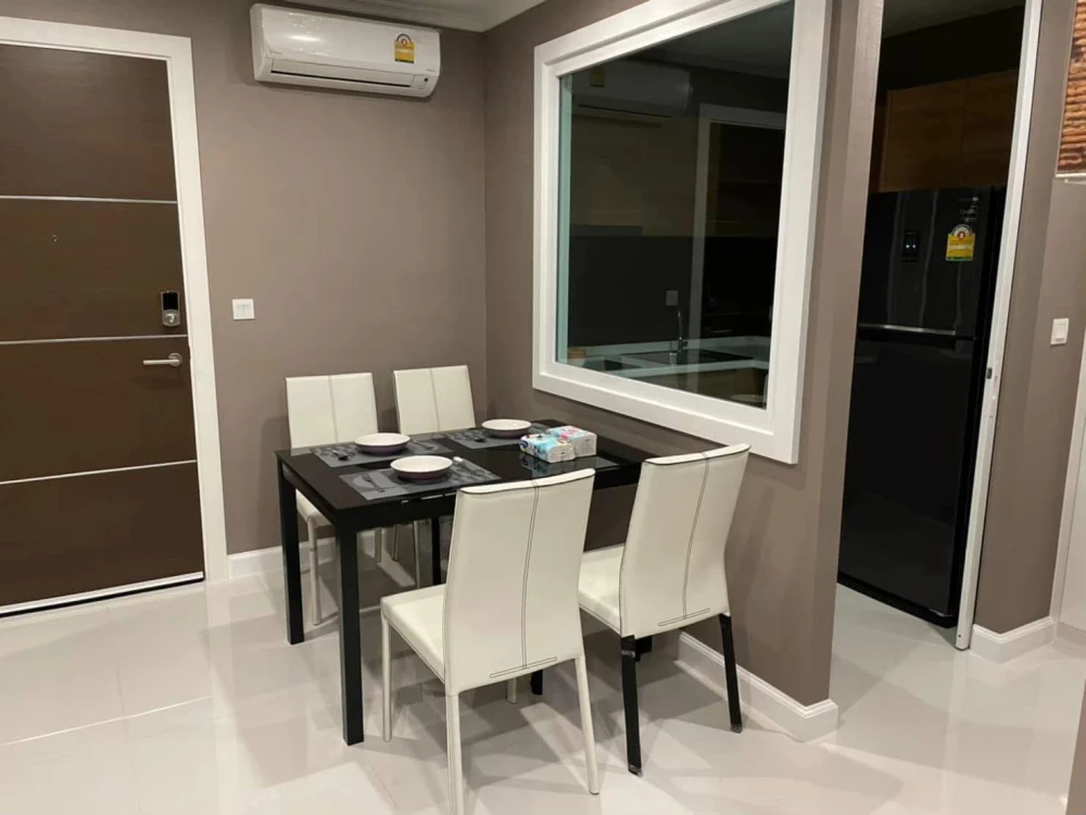 For rent: The Metropolis, 2 bedrooms, 1 bathroom, fully furnished + electrical appliances, high floor, city view, open, move in now